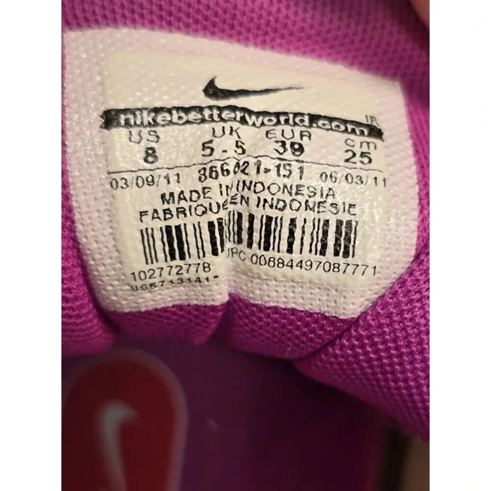 Nike womens pre